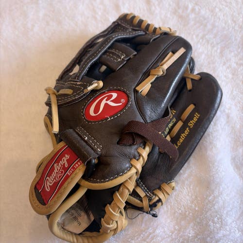 Junior Size 11.5 Inch RHT Rawlings Highlight Series Baseball Glove