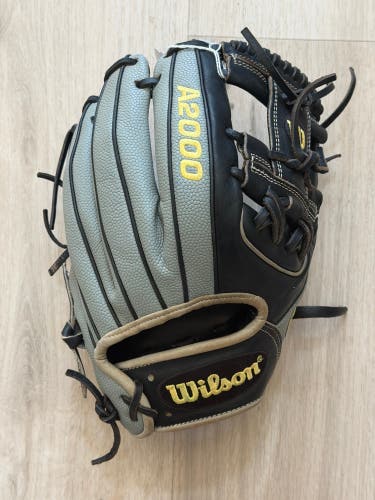 Wilson A2000 1786 SuperSkin RH Throw Infield Baseball Glove 11.5" (Used)