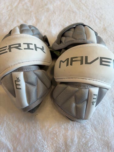 Small Youth Maverik MX Arm Pads (Used)