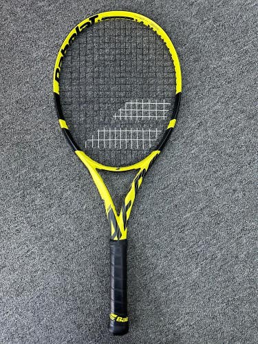 Babolat Pure Aero JR 26 Tennis Racquet Grip size  (4 1/8) Yellow Black