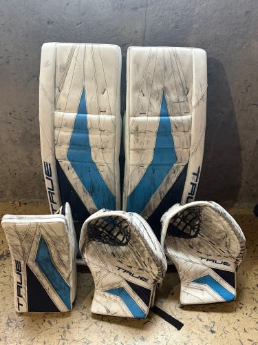 34" 2025 True Catalyst Px5 Goalie Leg Pads (Used)