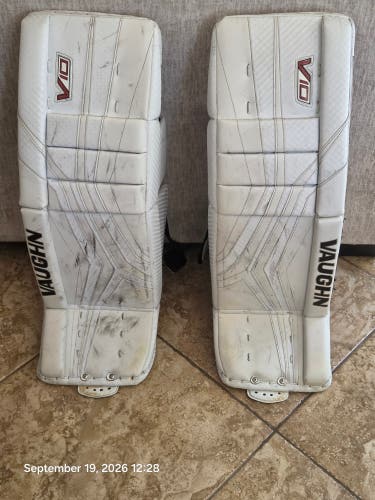 31" 2023 Vaughn Velocity V10 Goalie Leg Pads (Used)
