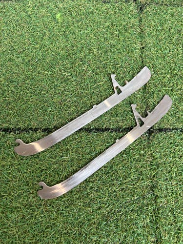 True JRZ Holders, Runners, & Replacement Steel Blades 280 mm (Used)