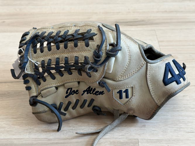 44 Pro 44 LH Pitcher/Infield Baseball Glove 12" (Used)