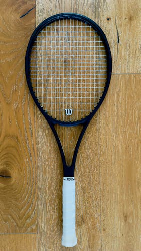Adult Wilson Pro Staff RF97 Autograph v13 (Roger Federer) - Black - Grip 4 1/2