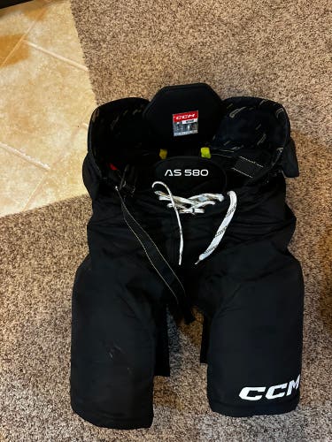 Senior Medium CCM Tacks AS 580 Hockey Pants (Used)