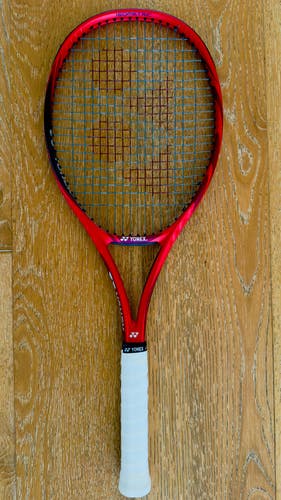 Yonex VCORE 95 (2018) - Mint/Like New Condition - Grip 4 1/2