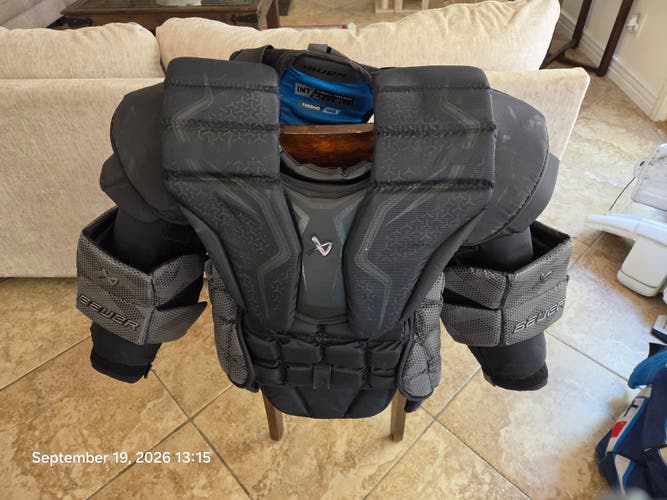 XS 2023 Bauer Elite Goalie Chest Protector (Used)