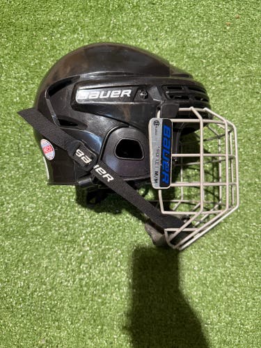 Bauer 2100 Helmet | Medium w/ Cage