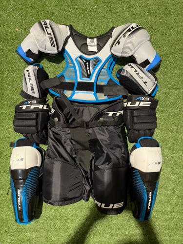 True AX9 Hockey Starter Kit | Youth Large w/ Bag