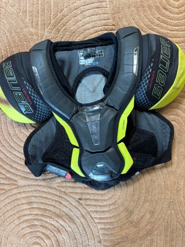 Small Junior Bauer Vapor 3X Pro Shoulder Pads (Used)