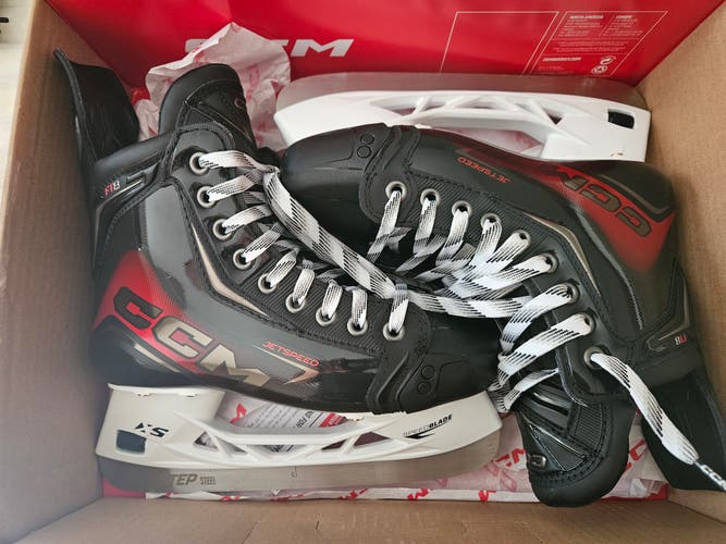 CCM Jetspeed FT8 Hockey Skates Regular Width Size 4 (New)