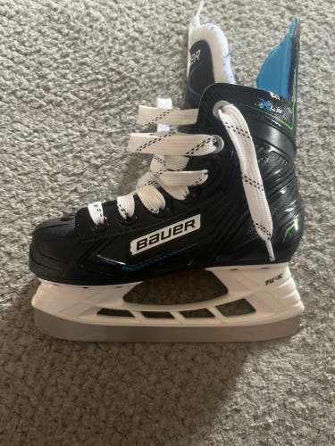 Bauer XLP Hockey Skates Regular Width 11 (Used)