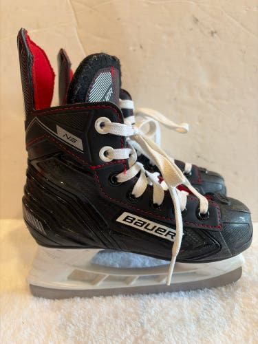 Black Bauer NS Hockey Skates Regular Width 11 (Used)