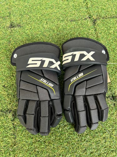 Black Large STX Stallion 200 Lacrosse Gloves (Used)