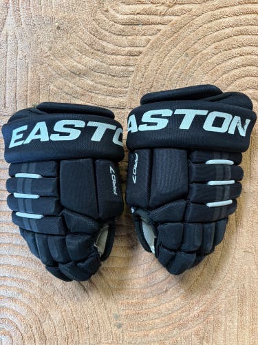 Black Junior Easton PRO7 Gloves 10" (Used)