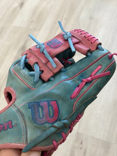 Wilson A2000 1786 RH Throw Infield Baseball Glove 11.5" (Used)