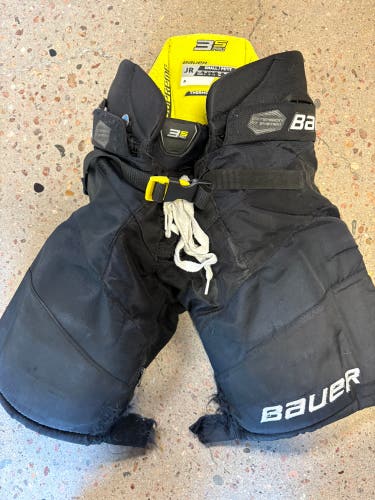 Black Junior Small Bauer Supreme 3S Pro Hockey Pants (Used)