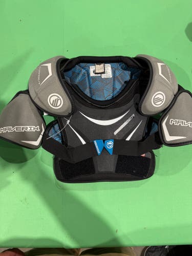Medium Youth Maverik Charger Shoulder Pads (Used)