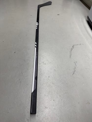 Intermediate Warrior Covert QR6T Right Handed Hockey Stick W28 65 Flex (New)