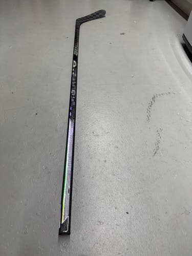 Intermediate Warrior Covert QR6 Pro Right Handed Hockey Stick W28 55 Flex (New)