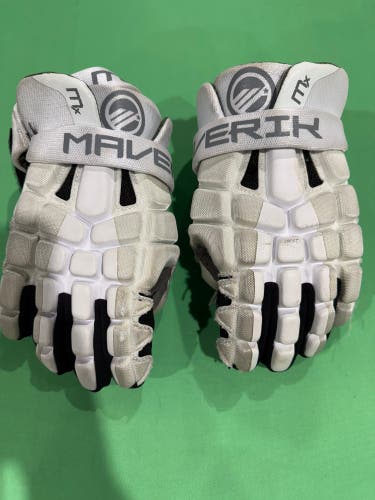 Small Maverik MX Lacrosse Gloves (Used)