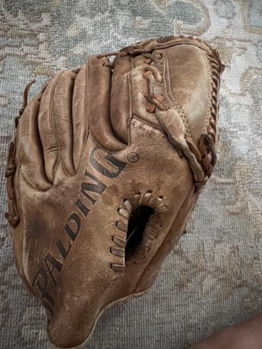 Spalding RH First Base Baseball Glove 12" (Used)