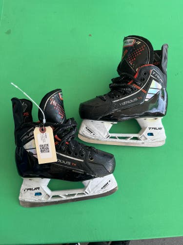 Junior True HZRDUS 7x Hockey Skates Size 1.5 (Used)