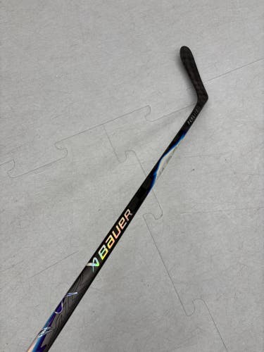 Junior Bauer Vapor Flylite Hockey Stick Left Hand P28 40 Flex
