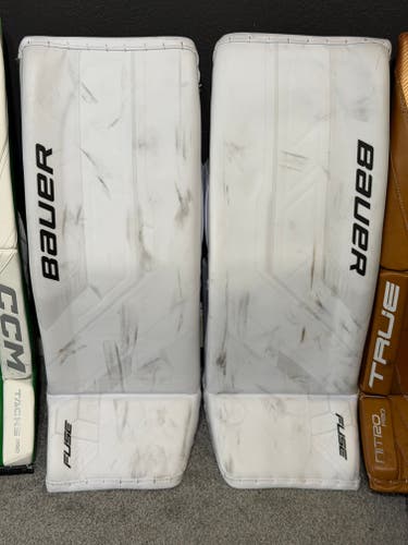 USED Bauer Fuse Senior Small Goalie Leg Pads - 33+1.5