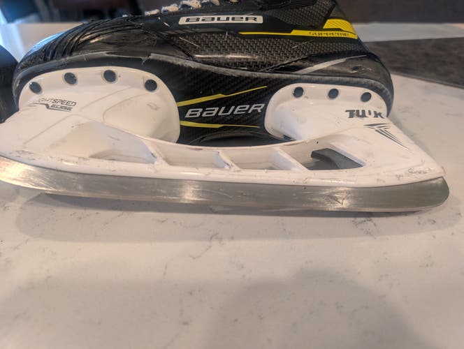 Bauer Supreme Ignite Pro Hockey Skates 7.5 (Used)