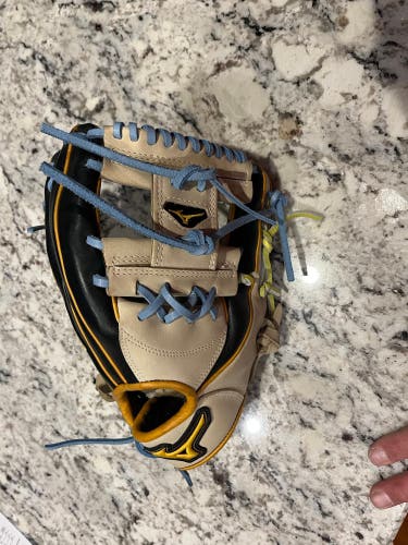 Mizuno Classic RH Infield Softball Glove 11.5" restrung