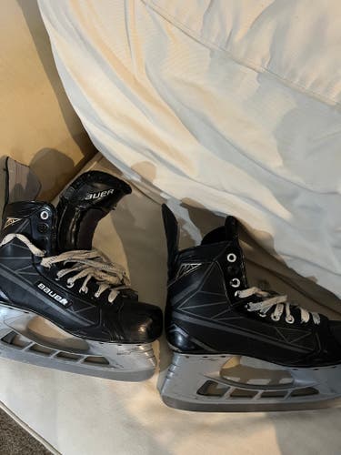 Black/Gray Bauer Supreme S160 (LE) Hockey Skates Regular Width 8.5 (Used)