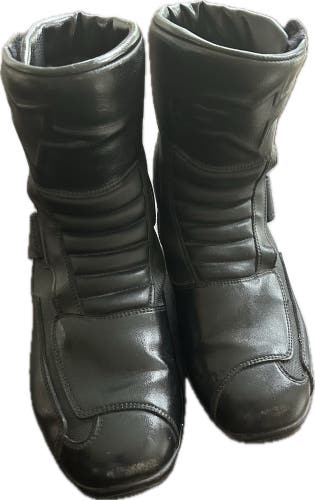 Black Size M 9.0 (W 10.0) Alpinestars (Used)