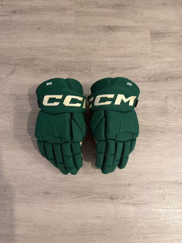 CCM Gloves 14"