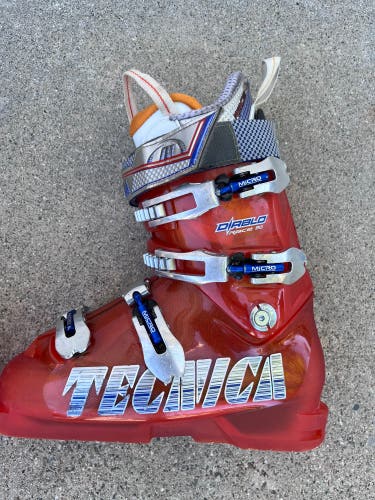 Mondo 25 & 25.5 Kid's Tecnica Racing Ski Boots (Used)
