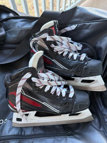 CCM EFlex 6.9 Hockey Goalie Skates Regular Width Pro Stock Size 5.5 (Used)