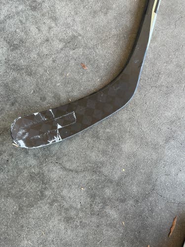 Intermediate Bauer Nexus Sync Hockey Stick Right Handed 65 Flex (Used)