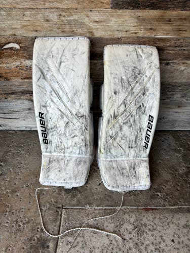 White 32" Senior Bauer Vapor Hyperlite Goalie Leg Pads