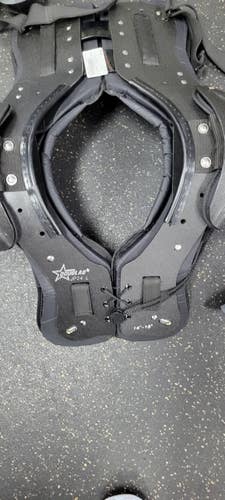 Used Douglas JP 24 LG YTH FB Shoulder Pads Black LG 11497-S000161895