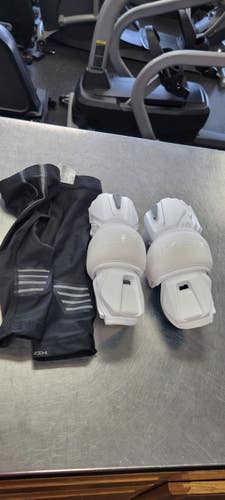 Used Maverik SHIFT ARM PADS WITH SLEEVE Lacrosse Arm Pads/Guards White MD 11497-S000161888