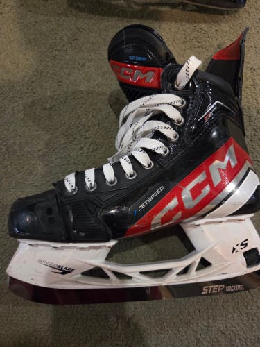 CCM JetSpeed FT6 Pro Hockey Skates Regular Width 8 (Used)