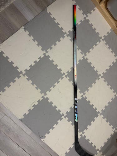 Senior CCM JetSpeed FT8 Pro Right Handed Hockey Stick P29+1/4 75 Flex (New)