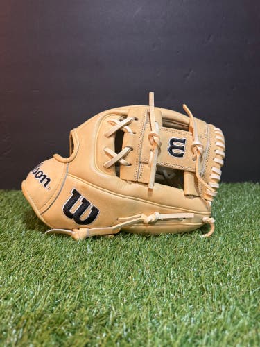 NWOT 2025 Wilson A2000 RH Infield Baseball Glove 11.75" (New)