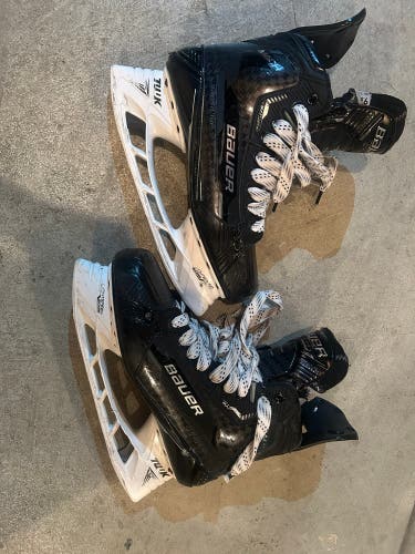 2022 Bauer Supreme Mach Hockey Skates 9.5 (Used)