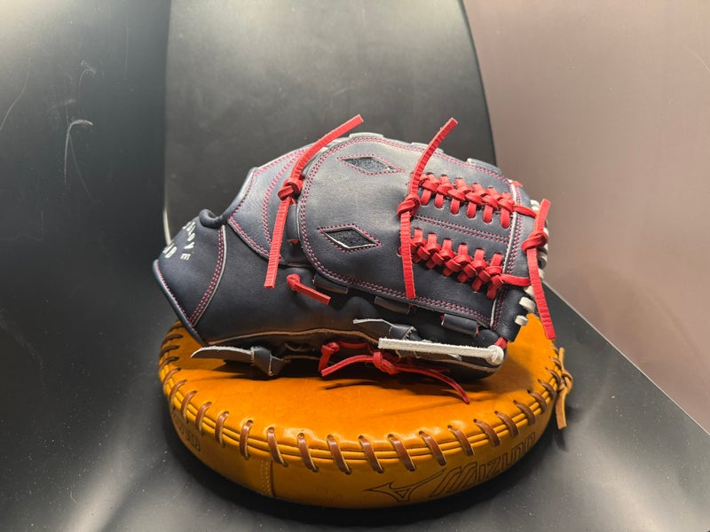 The "Glove Lab" RH Baseball Glove 12" Used RHT