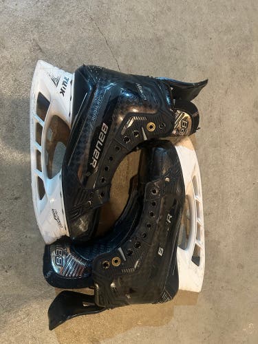 2022 Bauer Supreme Mach Hockey Skates 9.5 (Used)