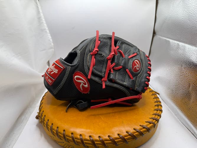 Pitcher's RH Rawlings Heart of the Hide pro205 Baseball Glove 11.75" (Used)