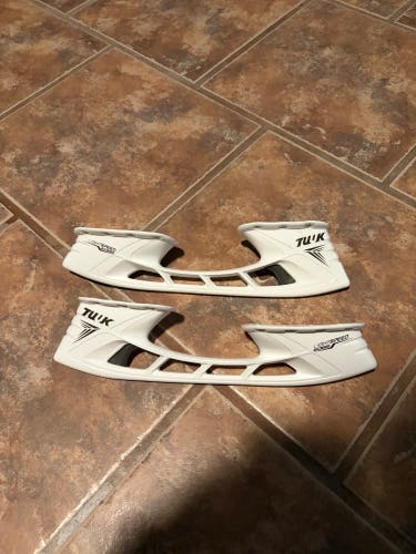 Like new Bauer Lightspeed Edge Tuuk Holder Pair-272