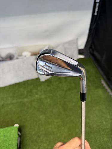 Srixon ZXiU 23* 4 Utility Iron Steelfiber i80 Regular Flex Graphite Shaft RH